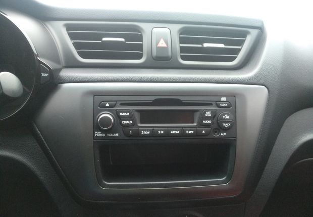 起亚K2 2011款 1.4L 自动 GLS (国Ⅳ) 