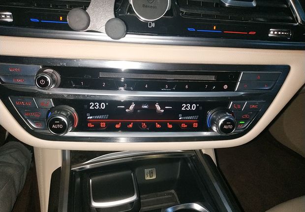 宝马7系 730Li [进口] 2016款 2.0T 自动 汽油 豪华型 