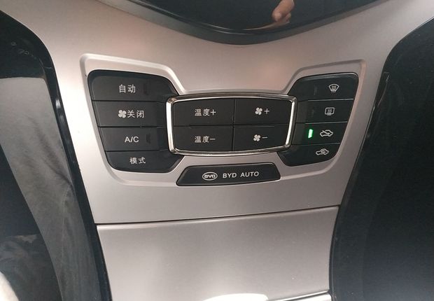 比亚迪速锐 2014款 1.5L 手动 豪华型 (国Ⅳ) 