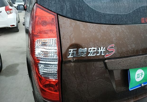 五菱宏光 S 2014款 1.5L 手动 8座 标准型 