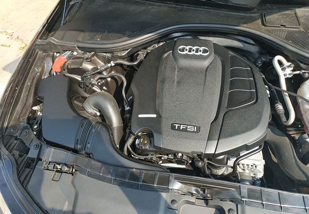 奥迪A6L TFSI 2018款 1.8T 自动 进取型30周年纪念版 (国Ⅴ) 