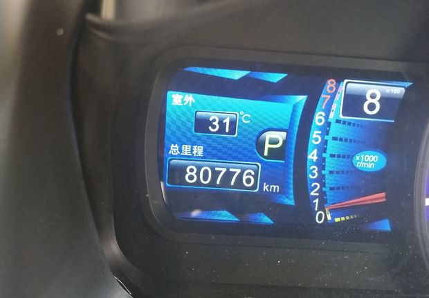 比亚迪M6 2015款 2.4L 自动 7座 尊贵型 