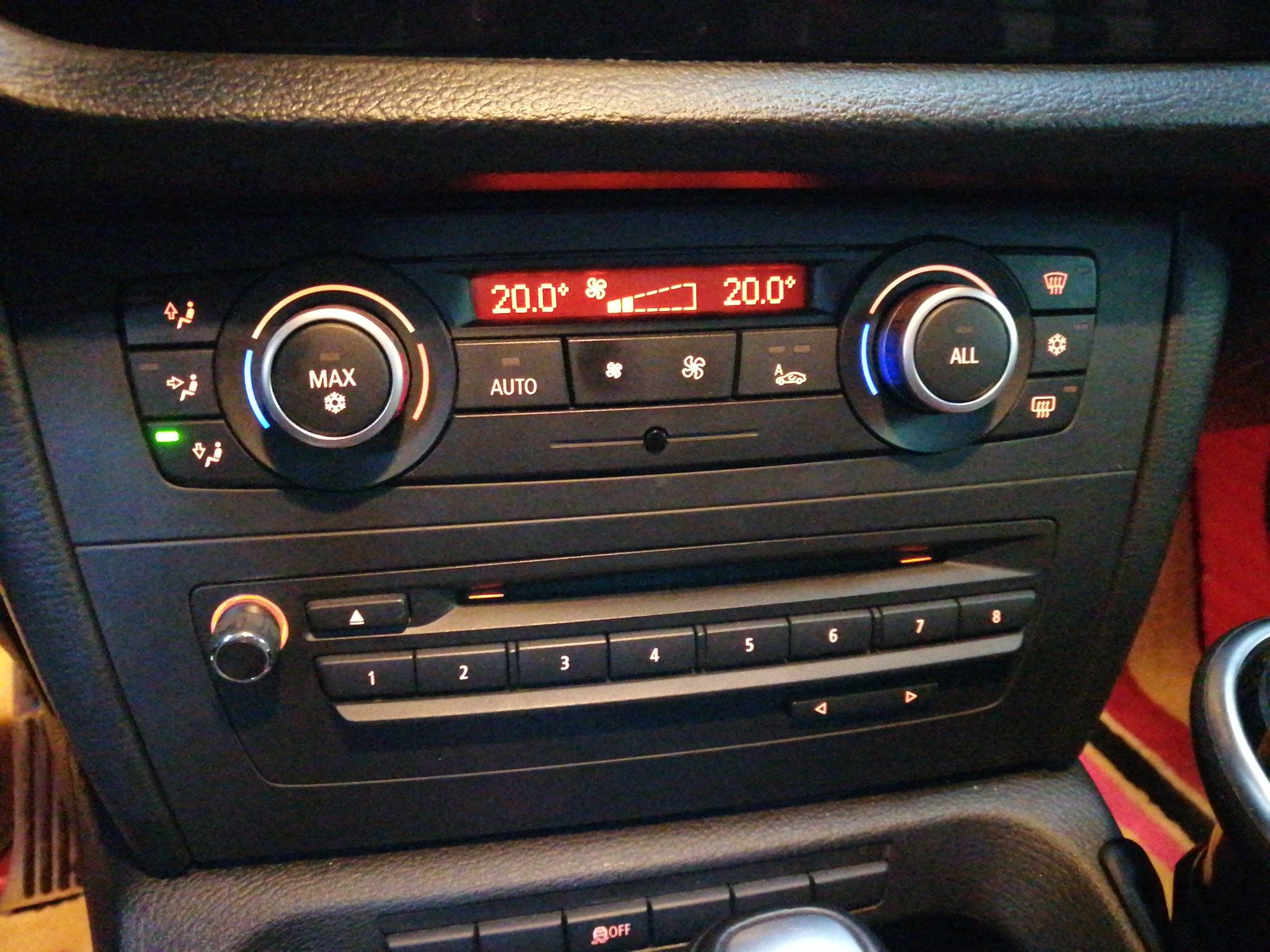 宝马X1 18i [进口] 2010款 2.0L 自动 后驱 汽油 豪华型 