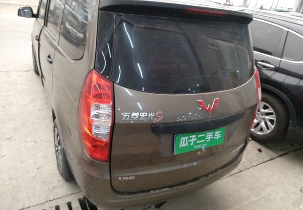 五菱宏光 S 2015款 1.5L 手动 5座 基本型 