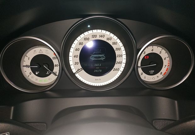 奔驰E级Coupe E200 [进口] 2016款 2.0T 自动 灵动版轿跑 