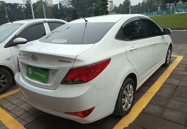 现代瑞纳 2014款 1.4L 手动 4门5座三厢车 智能型GLS (国Ⅳ) 