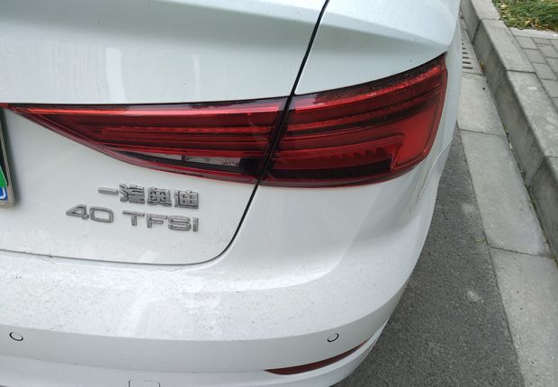 奥迪A3 40TFSI 2018款 2.0T 自动 运动型30周年Limousine (国Ⅴ) 