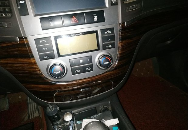 现代新胜达 [进口] 2012款 2.4L 自动 四驱 舒适型 