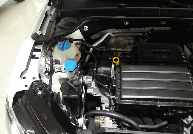 大众速腾 2015款 1.6L 自动 舒适型 (国Ⅴ) 