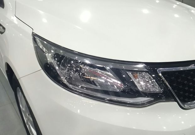 起亚K2 2015款 1.4L 手动 4门5座三厢车 GLS (国Ⅳ) 