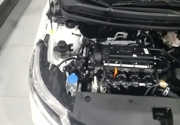 起亚K2 2015款 1.4L 手动 4门5座三厢车 GLS (国Ⅳ) 