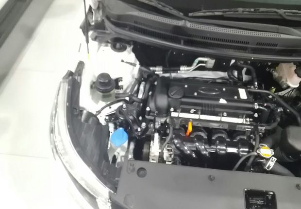 起亚K2 2015款 1.4L 手动 4门5座三厢车 GLS (国Ⅳ) 