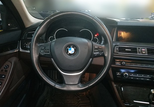 宝马5系 525Li 2014款 2.0T 自动 汽油 豪华设计套装 (国Ⅳ) 