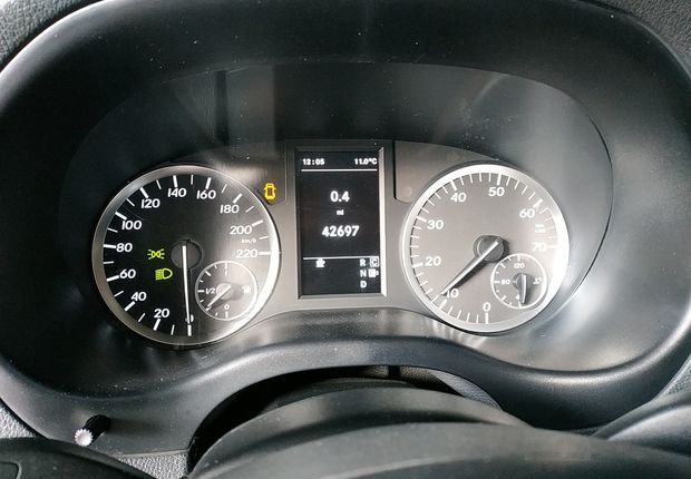 奔驰威霆 2016款 2.0T 自动 9座 汽油 商务版 (国Ⅴ) 