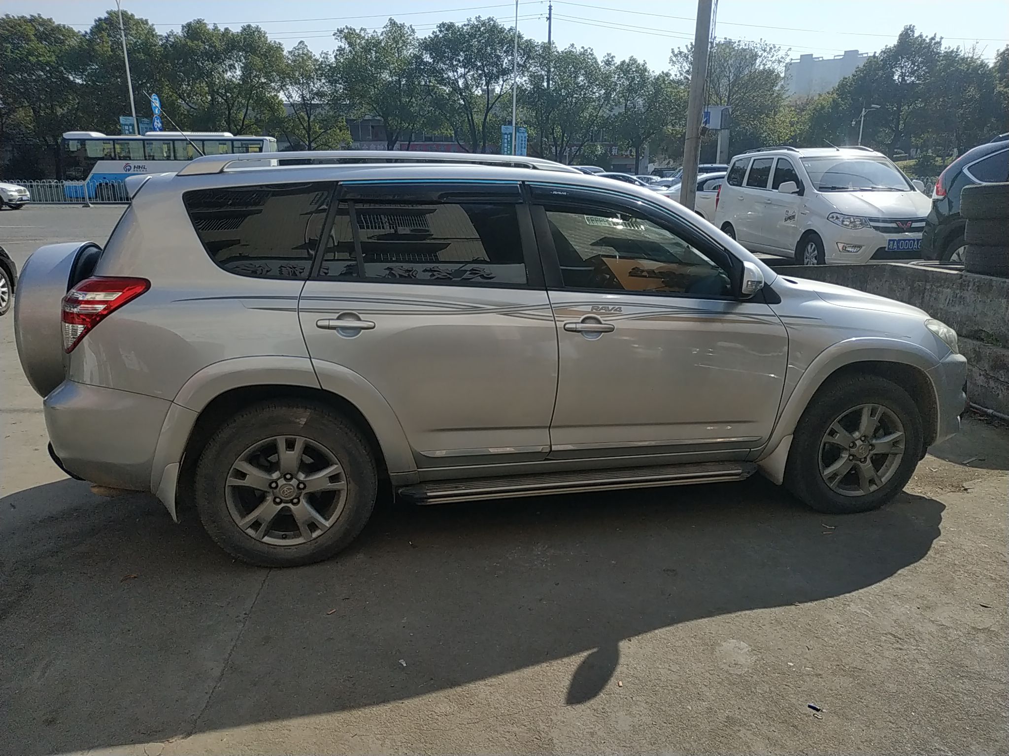 丰田RAV4 2012款 2.4L 自动 四驱 豪华型炫装版 (国Ⅳ) 