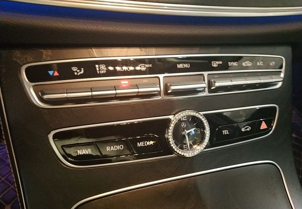 奔驰E级 E300L 2019款 2.0T 自动 汽油 运动时尚型 (国Ⅴ) 