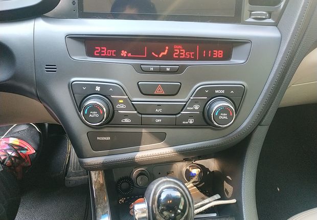 起亚K5 2012款 2.0L 自动 GLS (国Ⅳ) 