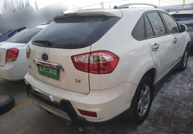 比亚迪S6 2014款 2.0L 手动 前驱 豪华型 (国Ⅳ) 