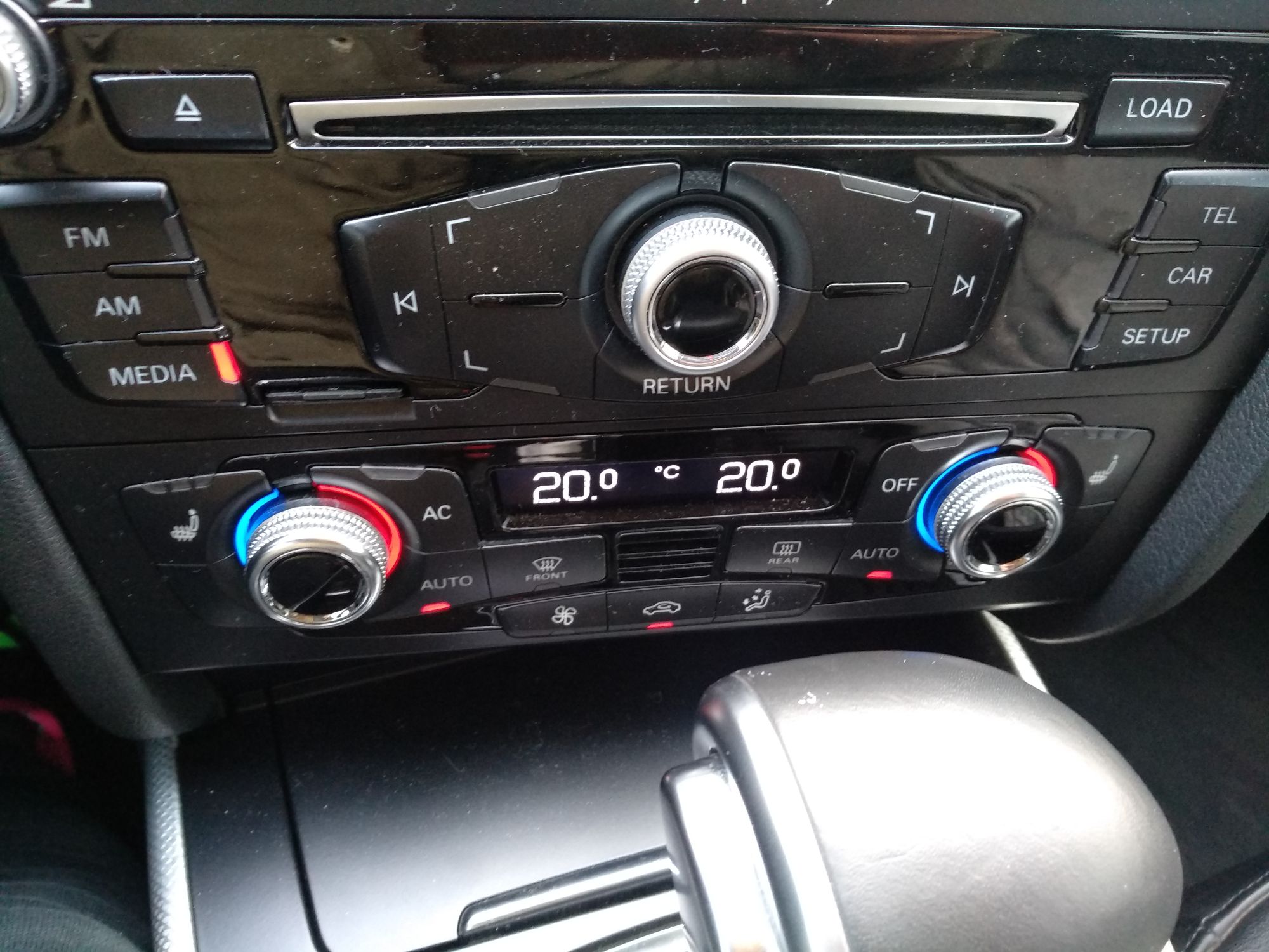 奥迪a4l 2013款 2.0t 自动 舒适型 (国Ⅳ)