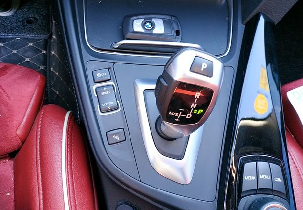 宝马3系GT 320i [进口] 2017款 2.0T 自动 汽油 时尚型 