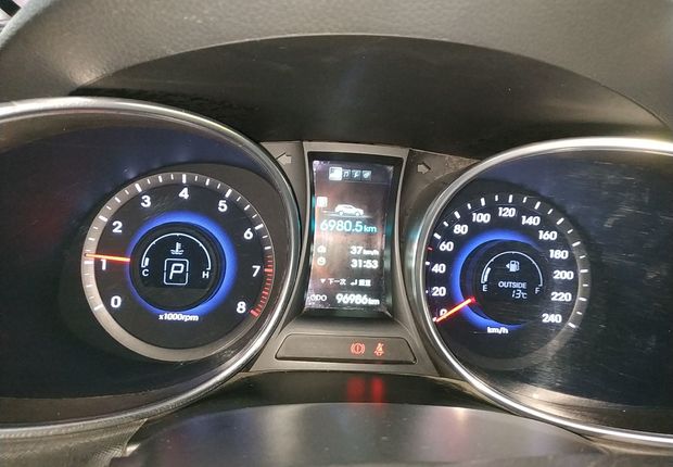 现代胜达 2013款 2.4L 自动 前驱 智能型 (国Ⅳ) 