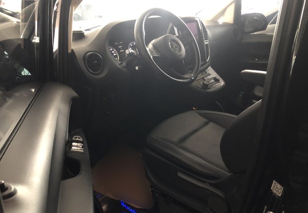 奔驰威霆 2016款 2.0T 自动 7座 汽油 精英版 (国Ⅴ) 