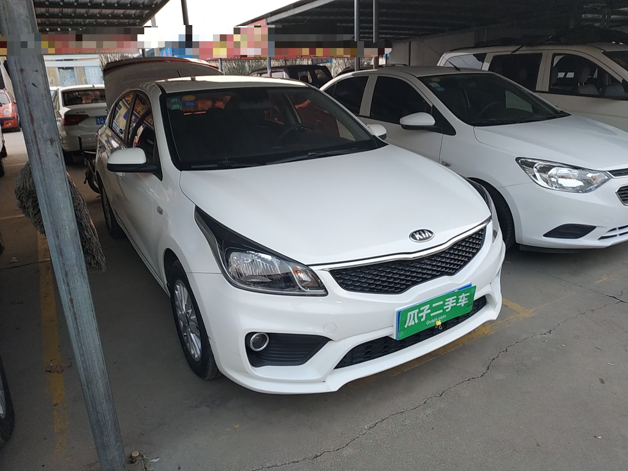 起亚k2 2017款 1.4l 手动 4门5座三厢车 gls-15周年纪念版 (国Ⅴ)