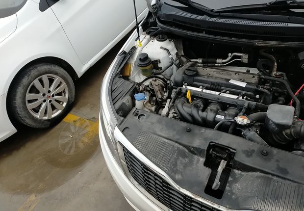 起亚K2 2012款 1.4L 手动 4门5座三厢车 GLS (国Ⅳ) 