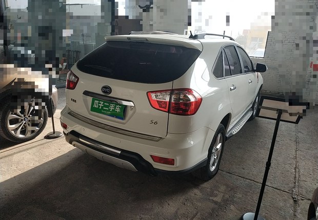 比亚迪S6 2014款 2.0L 手动 前驱 豪华型 (国Ⅳ) 