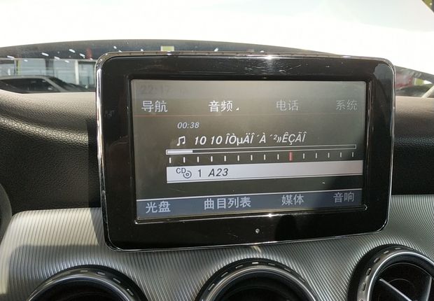 奔驰GLA 200 2015款 1.6T 自动 动感型 (国Ⅴ) 