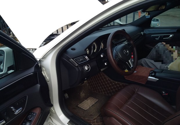奔驰E级 E260L 2015款 2.0T 自动 汽油 改款运动豪华型 (国Ⅴ) 