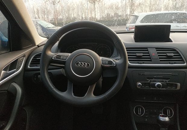 奥迪Q3 30TFSI 2016款 1.4T 自动 前驱 智领型 (国Ⅴ) 