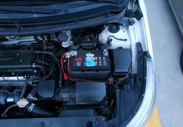 起亚K2 2015款 1.4L 手动 4门5座三厢车 GLS (国Ⅳ) 