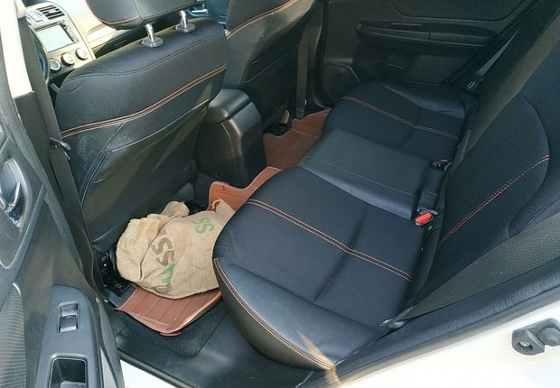 斯巴鲁XV [进口] 2012款 2.0L 自动 四驱 舒适版 