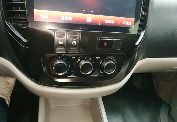 东风风行菱智 M3L 2017款 1.6L 手动 7座 改款标准型 