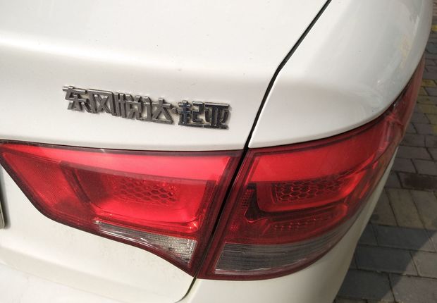 起亚K2 2015款 1.4L 手动 4门5座三厢车 GLS (国Ⅳ) 