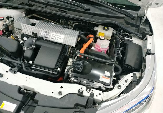 丰田雷凌 双擎 2017款 1.8L 自动 G-S精英天窗版 (国Ⅴ) 