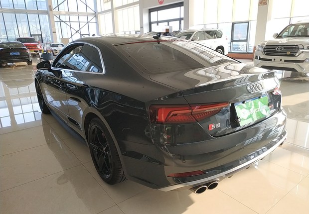 奥迪A5 Coupe 40TFSI [进口] 2019款 2.0T 自动 汽油 时尚型 