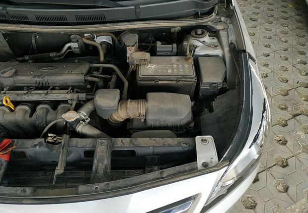 现代瑞纳 2014款 1.4L 手动 4门5座三厢车 智能型GLS (国Ⅳ) 