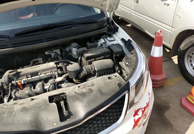 起亚K2 2015款 1.4L 手动 4门5座三厢车 GLS (国Ⅳ) 