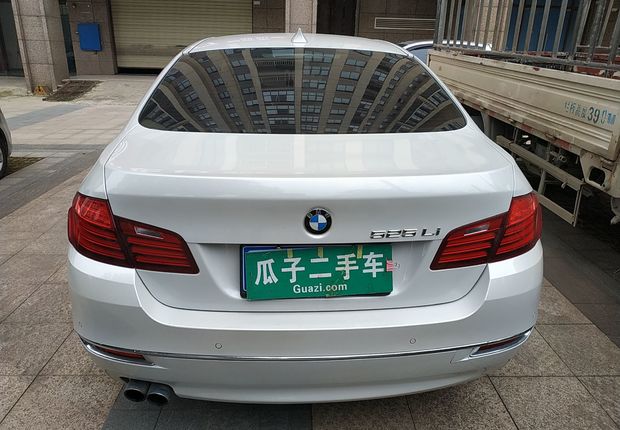 宝马5系 525Li 2017款 2.0T 自动 汽油 豪华设计套装 (国Ⅴ) 