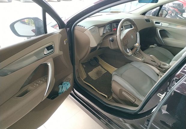 DS5LS三厢 2015款 1.6T 自动 4门5座三厢车 舒适版THP160 (国Ⅴ) 
