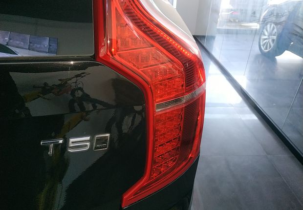 沃尔沃XC90 T5 [进口] 2017款 2.0T 自动 四驱 汽油 智逸版 