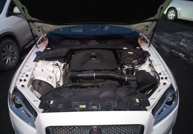 捷豹XJ L [进口] 2015款 2.0T 自动 汽油 尊享商务版 (欧Ⅳ) 