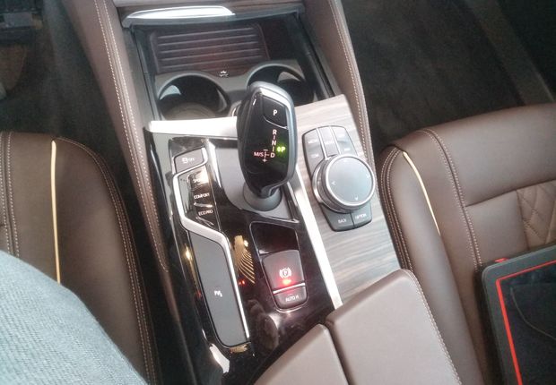 宝马5系 530Li 2019款 2.0T 自动 汽油 xDrive豪华套装 (国Ⅵ) 