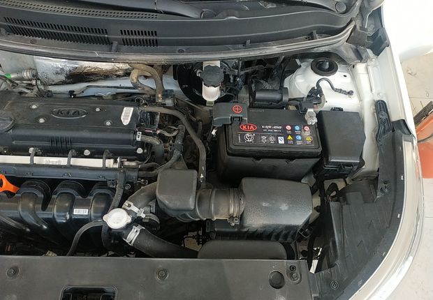 起亚K2 2015款 1.4L 手动 4门5座三厢车 GLS (国Ⅳ) 