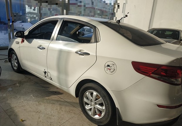 起亚K2 2015款 1.4L 手动 4门5座三厢车 GLS (国Ⅳ) 