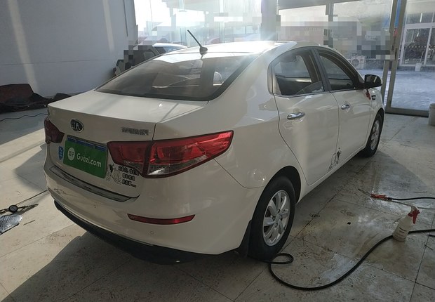 起亚K2 2015款 1.4L 手动 4门5座三厢车 GLS (国Ⅳ) 