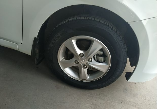 现代瑞纳 2014款 1.4L 手动 4门5座三厢车 智能型GLS (国Ⅳ) 