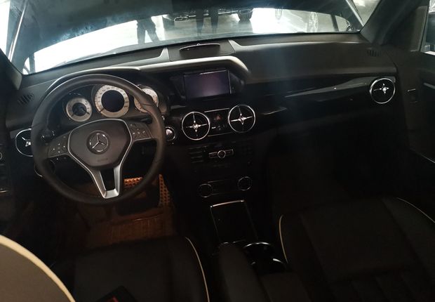 奔驰GLK GLK300 2013款 3.0L 自动 汽油 豪华型 (国Ⅳ) 